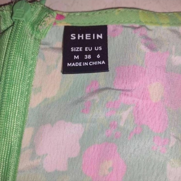 Vacation Style Green Ditsy Floral Dress - Picture 4 of 6